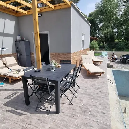Belle 3 Refaite A Neuf Avec Piscine Privee Golem (Tirana)